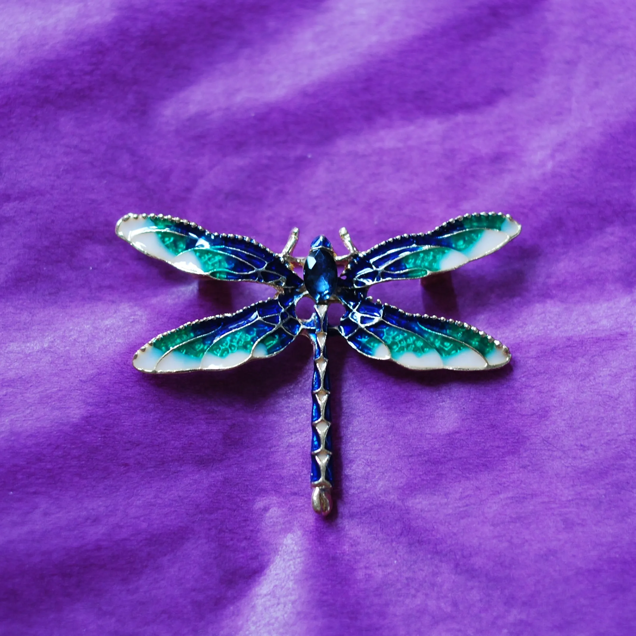 Beret with Brooch in Blue